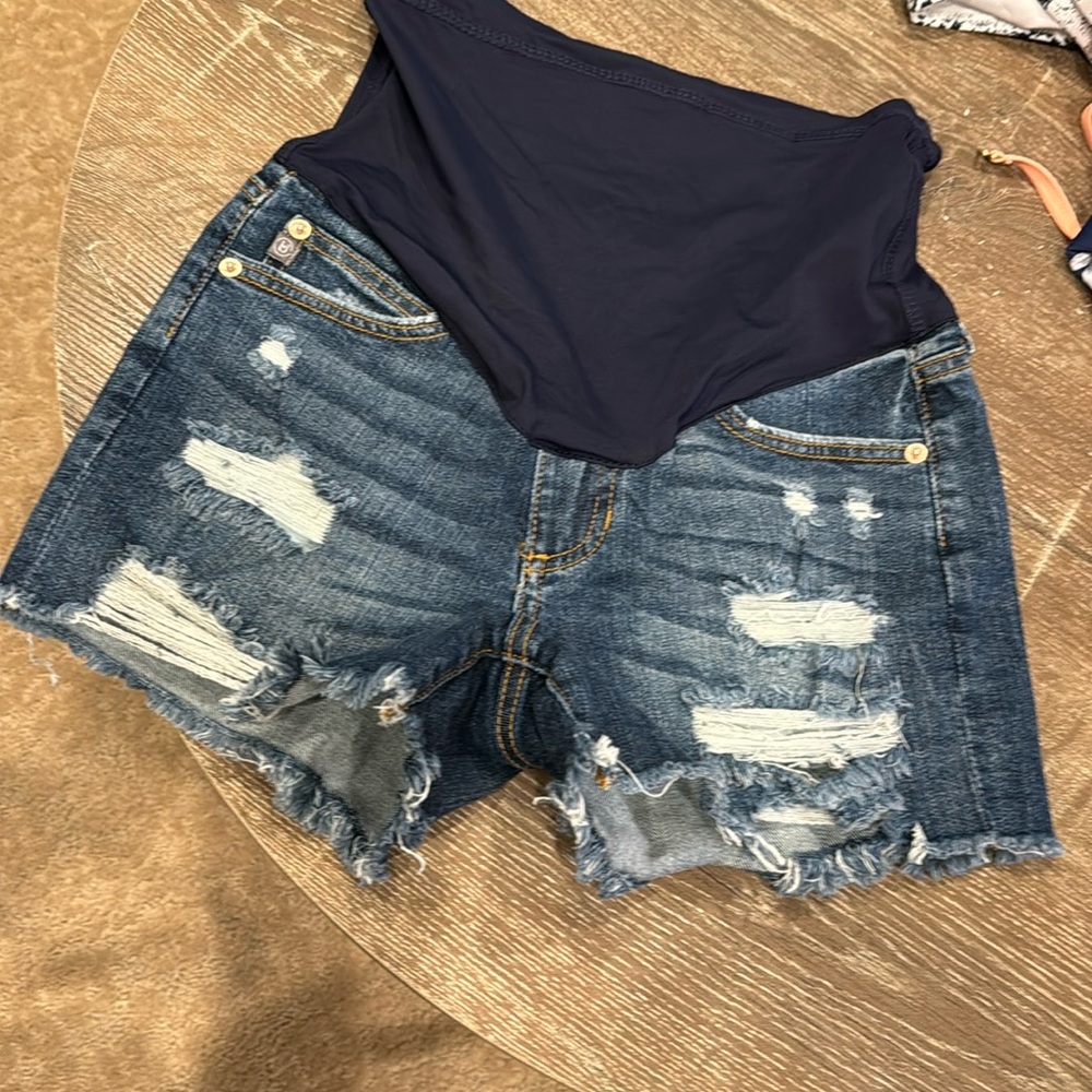 NWOT Pink blush maternity shorts